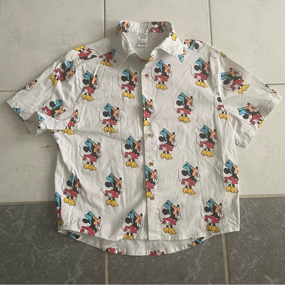 Tops - Cakeworthy short sleeve Minnie Mouse button down